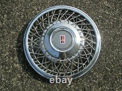 One 1992 to 1995 Oldsmobile Delta 88 98 Regency wire spoke hubcap wheel cover