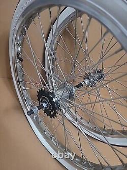 20x1,75 Roues de vélo en acier avec frein à rétropédalage avant-arrière et 36 rayons, chromées avec pneus.