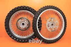 En français, cela se traduit par : 2003 02-11 YZ250 YZ 250 Ensemble de roues avant et arrière OEM Moyeu Jante Rayon Pneu Centre 19/21