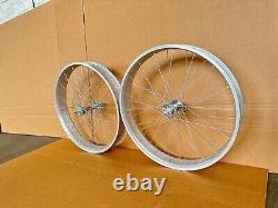 Ensemble de jante/pneu gras 26x3 avec roue à rayons de calibre 12, robuste pour vélo de plage ou de croisière.