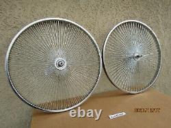 Nouveau jeu de jantes de vélo en chrome de 26'' - 140 rayons pour cruiser, tricycle, chopper Nouveau jeu de jantes de vélo en chrome de 26'' - 140 rayons pour cruiser, tricycle, chopper