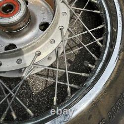 Roue arrière à rayons et pneu de 1982 Honda CB650 CB 650 17 MT 2.5 Chrome