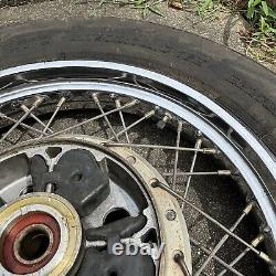 Roue arrière à rayons et pneu de 1982 Honda CB650 CB 650 17 MT 2.5 Chrome