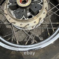 Roue arrière à rayons et pneu de 1982 Honda CB650 CB 650 17 MT 2.5 Chrome