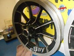 Roues De 16 À 3 Rayons À 16 Rayons À L'avant Et À L'arrière De La Marque Harley Flt Touring 1986-1999