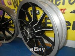Roues De 16 À 3 Rayons À 16 Rayons À L'avant Et À L'arrière De La Marque Harley Flt Touring 1986-1999