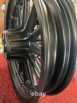 Roues Harley Dyna à 13 rayons et rotors 16 arrière et 19 avant avec vos roulements scellés